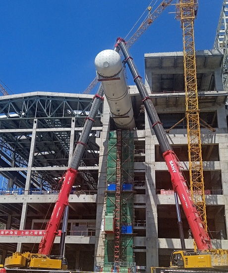 陽(yáng)泉熱電項(xiàng)目#1、#2機(jī)組除氧器 順利完成吊裝