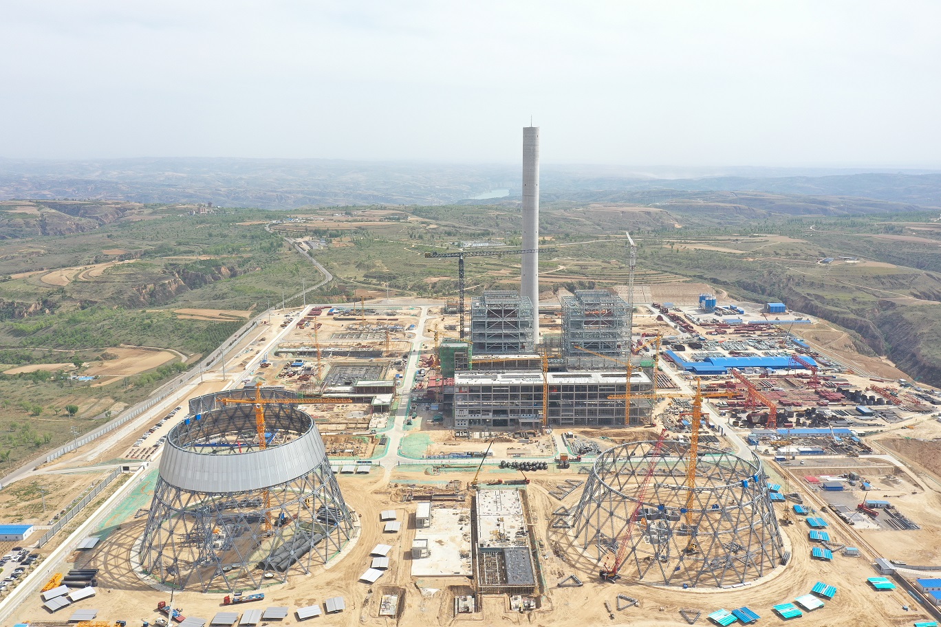 建投準能1號機組主廠房框架結(jié)構(gòu)順利封頂